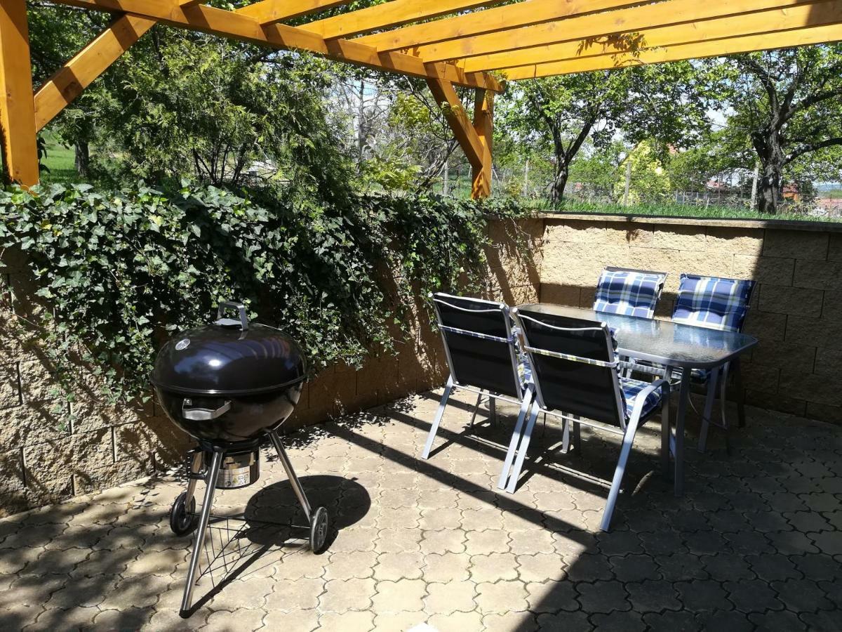 Ubytovani U Krizu Bulhary Exterior foto